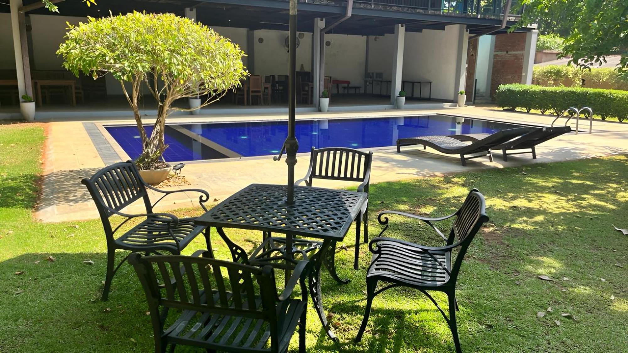 Honey Tree Polonnaruwa Hotel Екстериор снимка